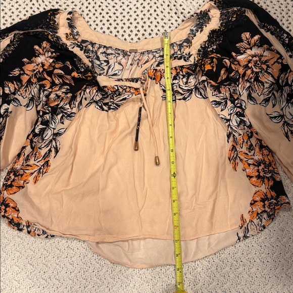 Free People WOMENS  Floral Blouse - Peach and Black small - Picture 7 of 10